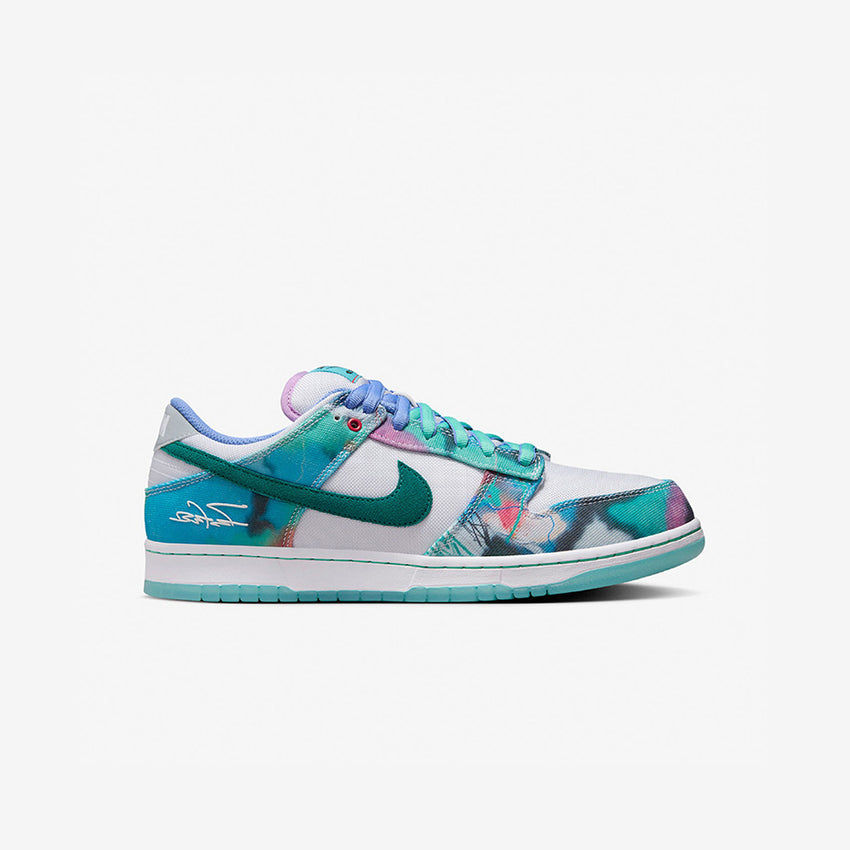 NIKE SB DUNK LOW X FUTURA LABORATORIOS