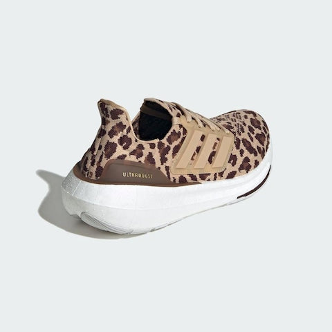 ADIDAS “ULTRABOOST LIGHT” (TALLA 8)