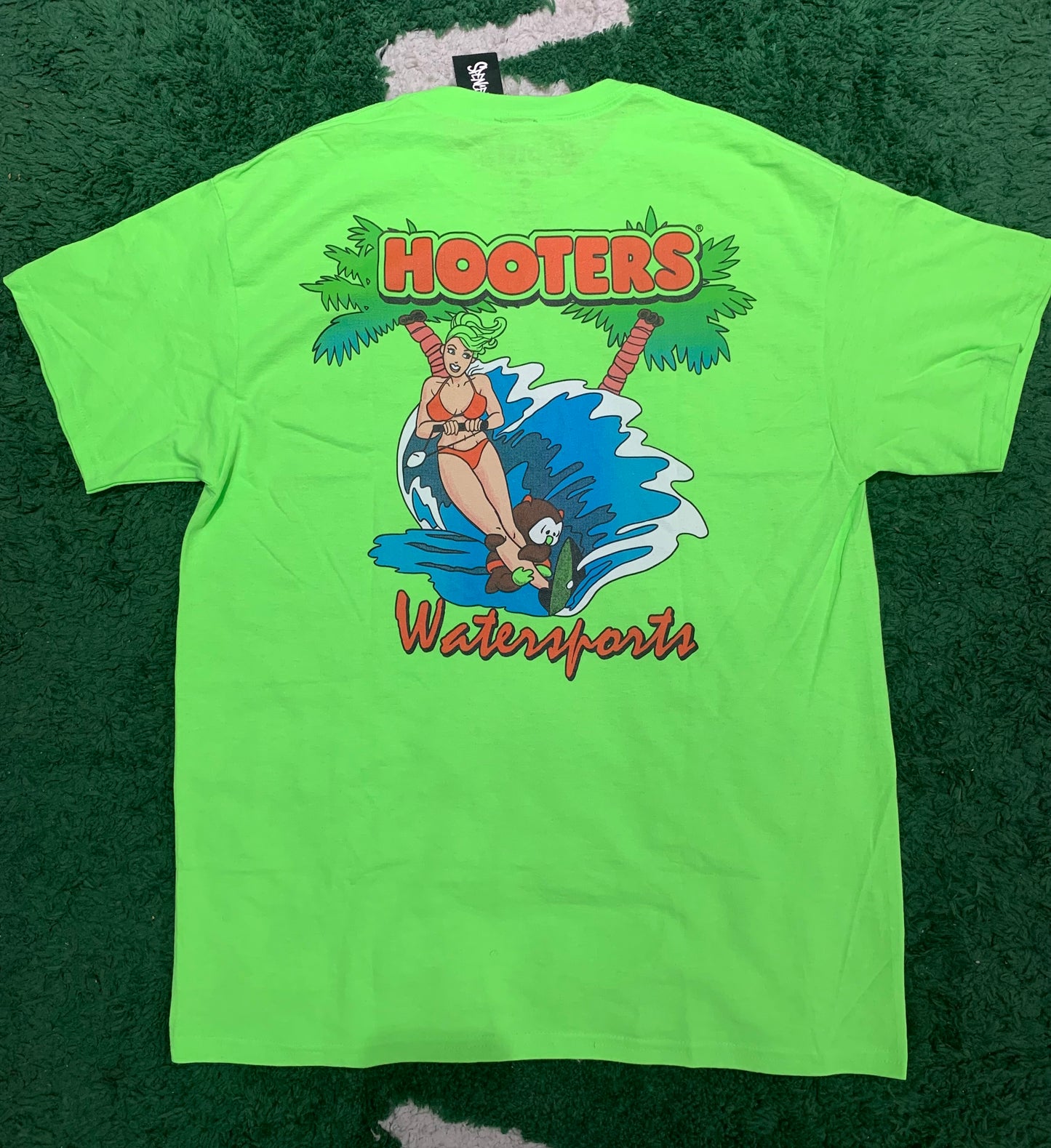 CAMISETA “HOOTERS” (VERDE)
