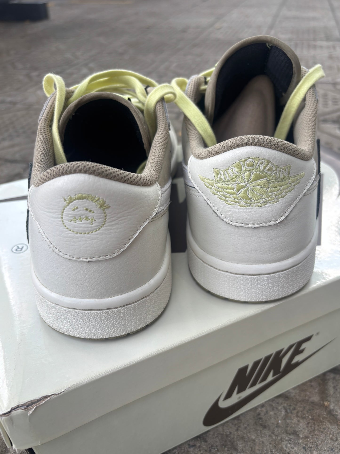 JORDAN 1 LOW TRAVIS “ GOLF OLIVE” ( TALLA 11US)