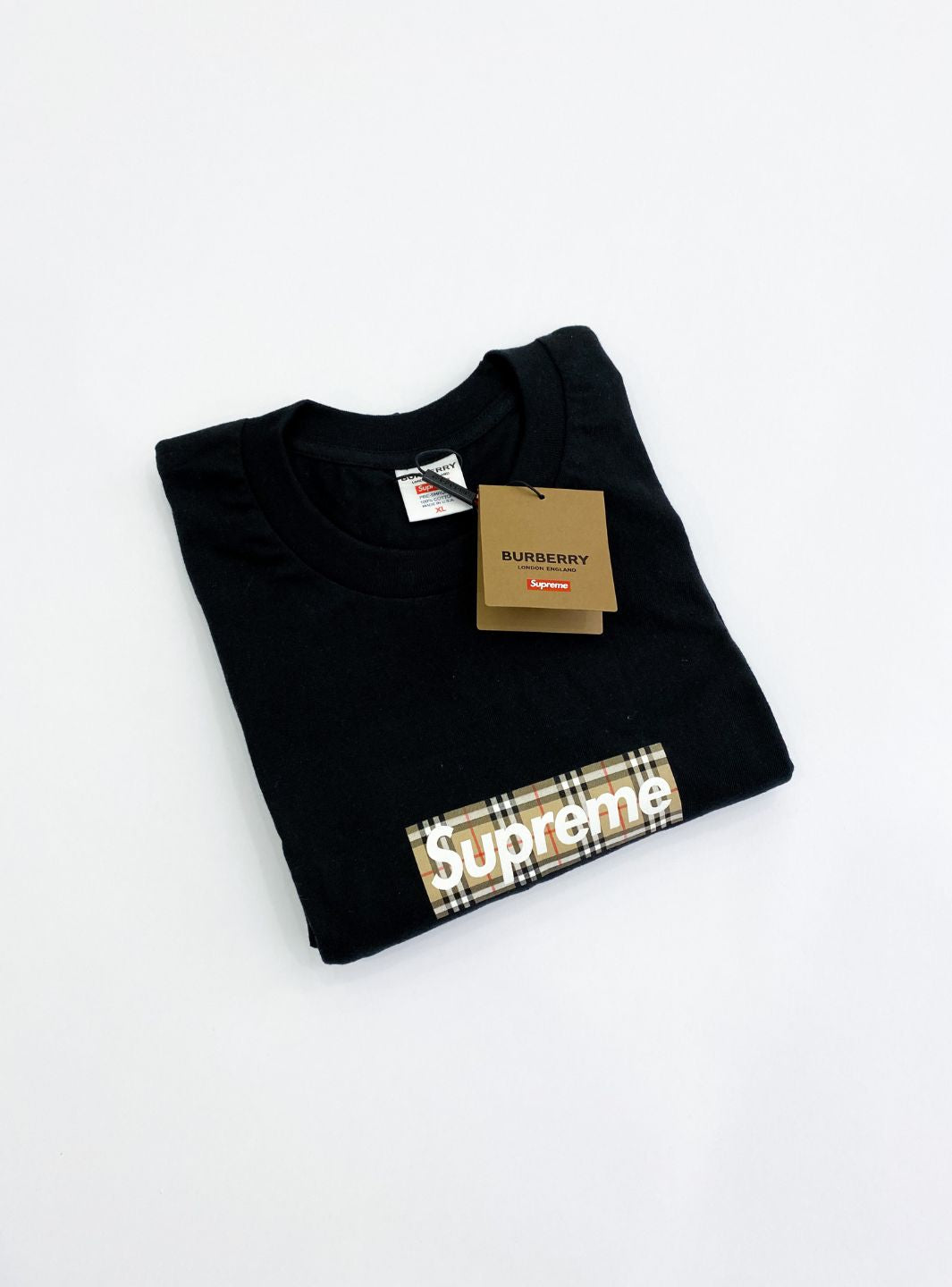 CAMISETA BOX LOGO SUPREME X BURBERRY “BLACK” (TALLA S/M)