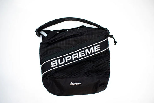 SUPREME "WAIST BAG" (NEGRA)