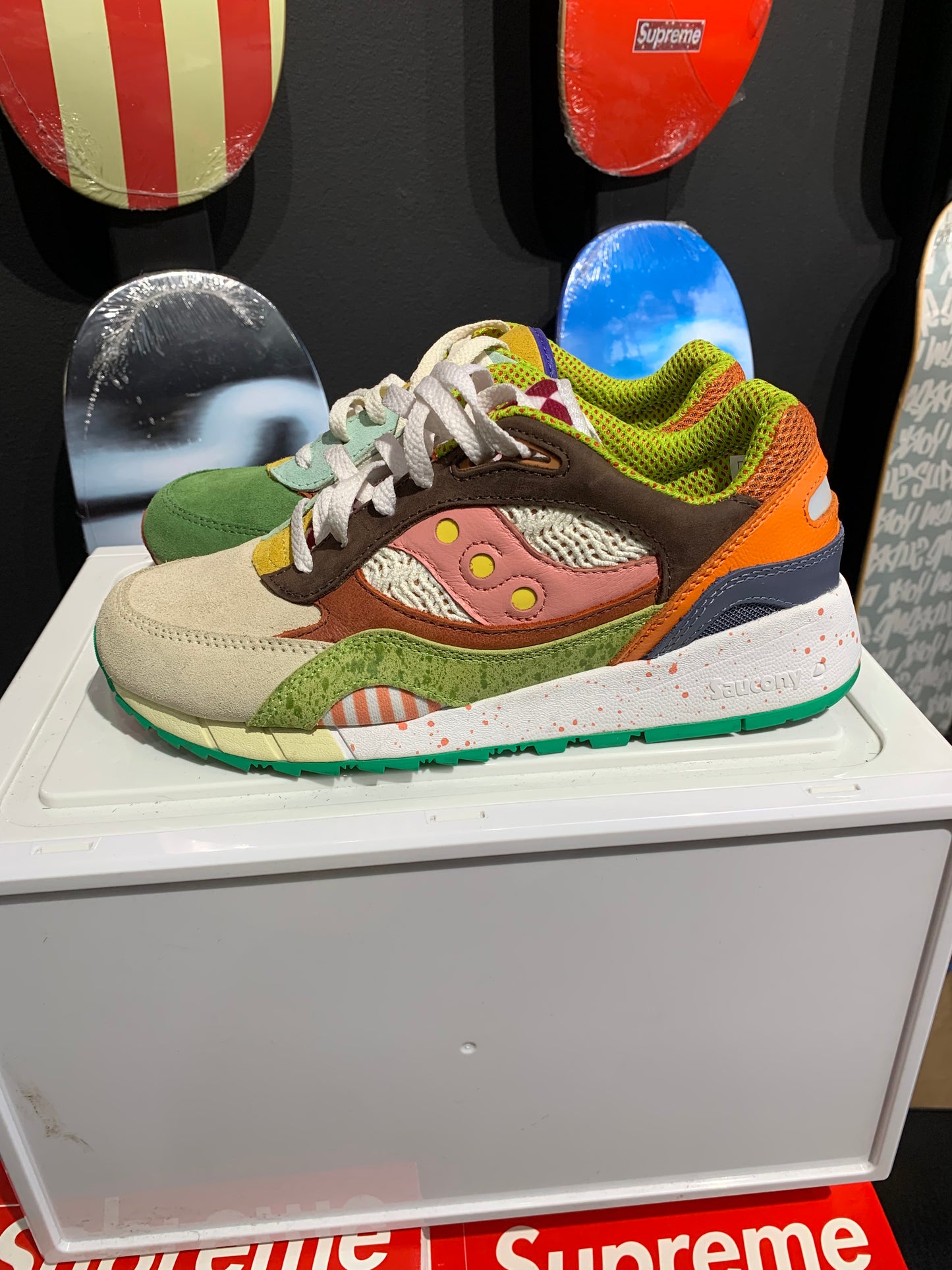 SAUCONY “FIGHT FOOD” (TALLA 9US)