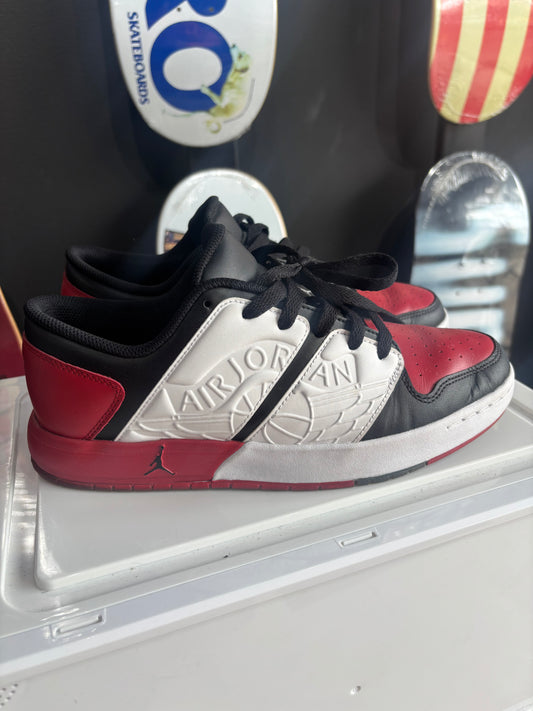 JORDAN “NU RETRO” ( TALLA 8.5US)