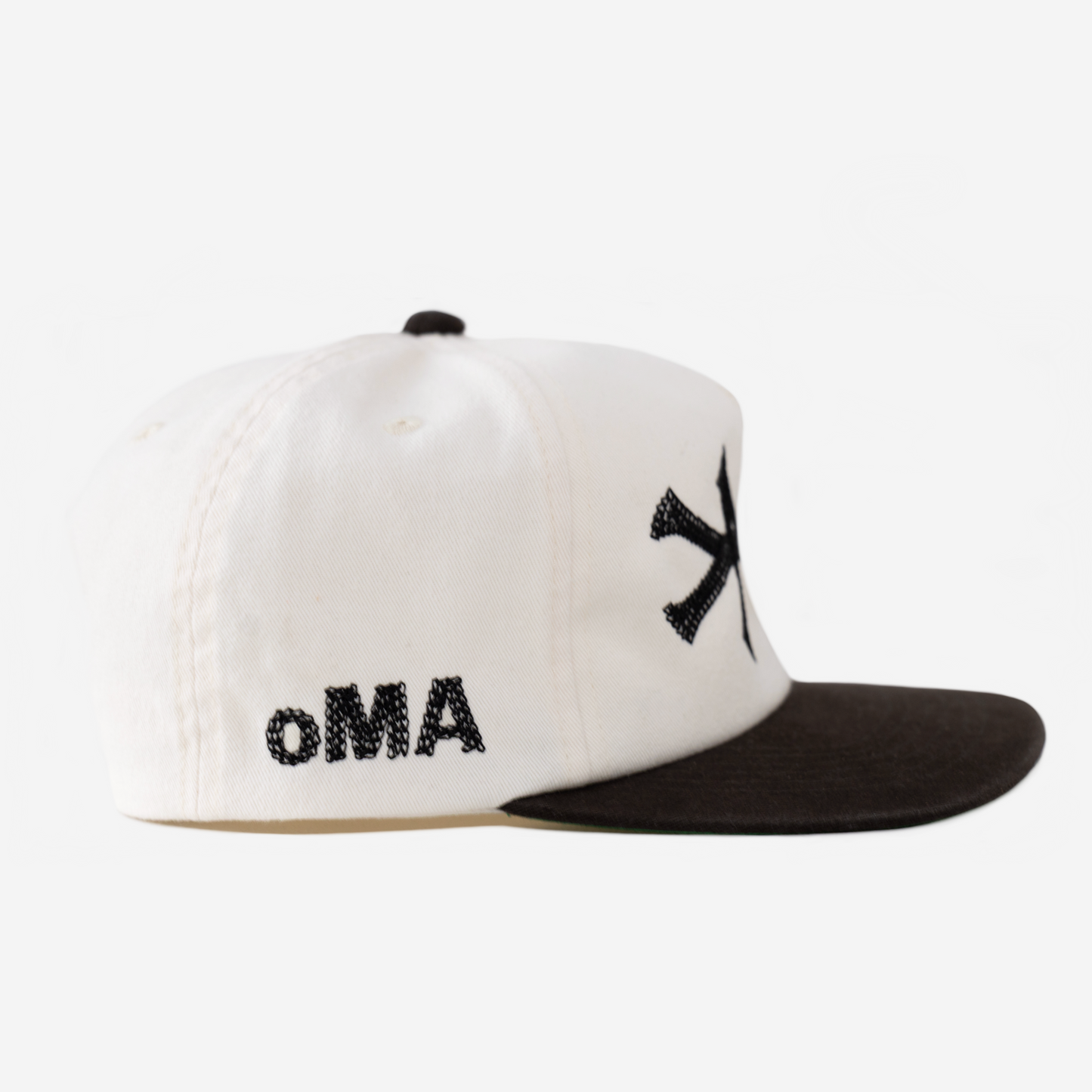OMA STUDIO “ YANKESS LOGO CREAM” (AJUSTABLE)