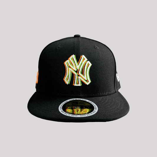 NEW ERA "YANKEES GLOW" (TALLA 7 1/2)